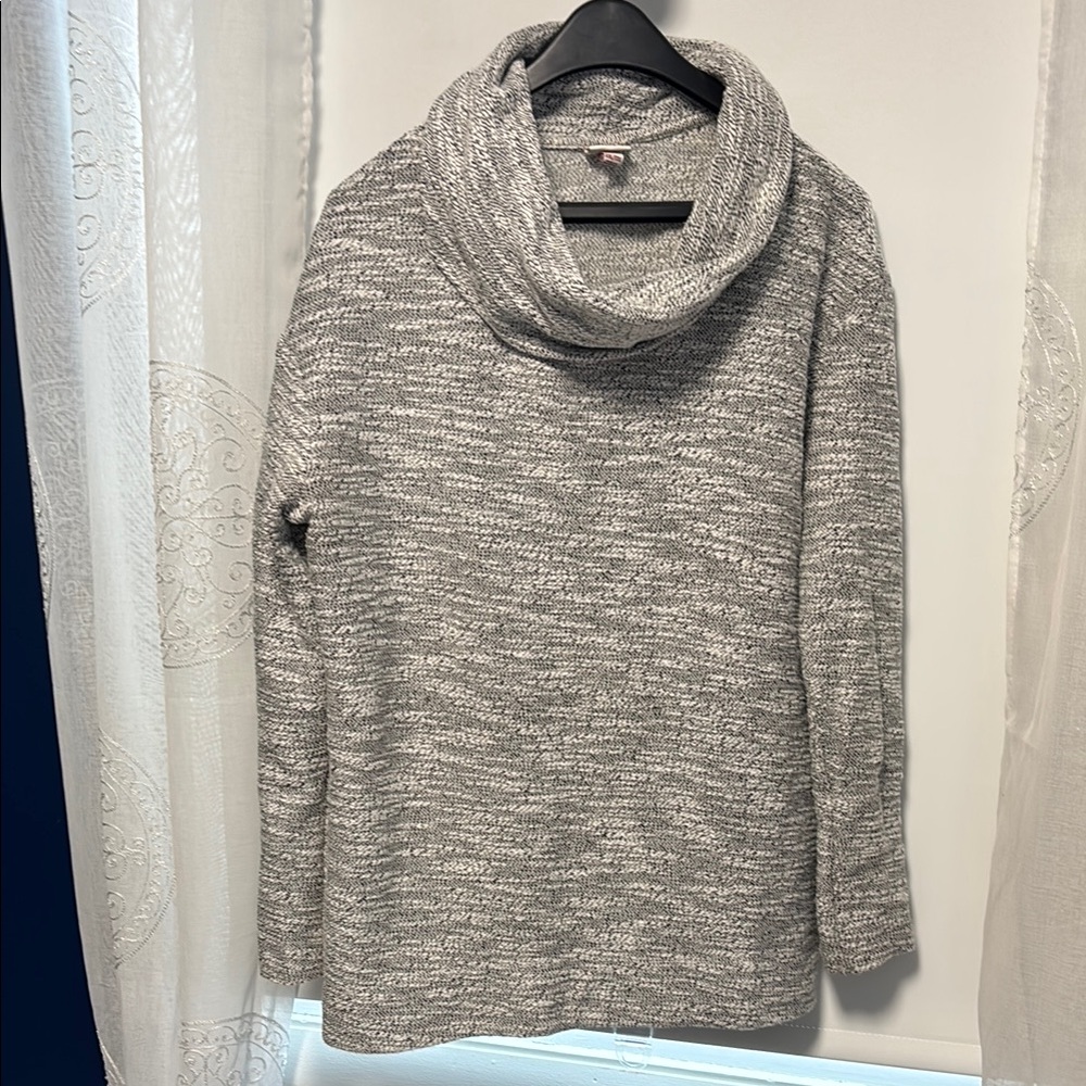 3/$5🌷 Merona Gray Cowl Neck Sweater with Medium Weight Fabric